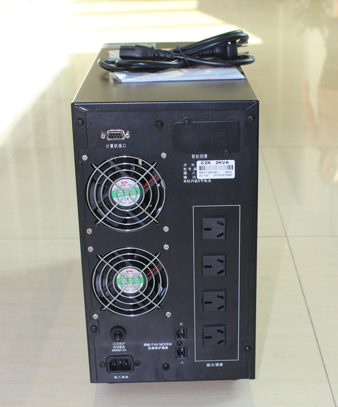 在線式ups電源開機(jī)和關(guān)機(jī)時,“滴”的一聲,告知按鍵開啟或關(guān)斷成功。